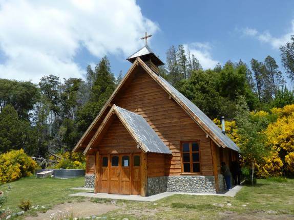 A igreja de Villa Traful, na Argentina